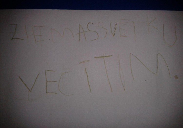 Tuvojās Ziemassvētki-rakstam vēstules.