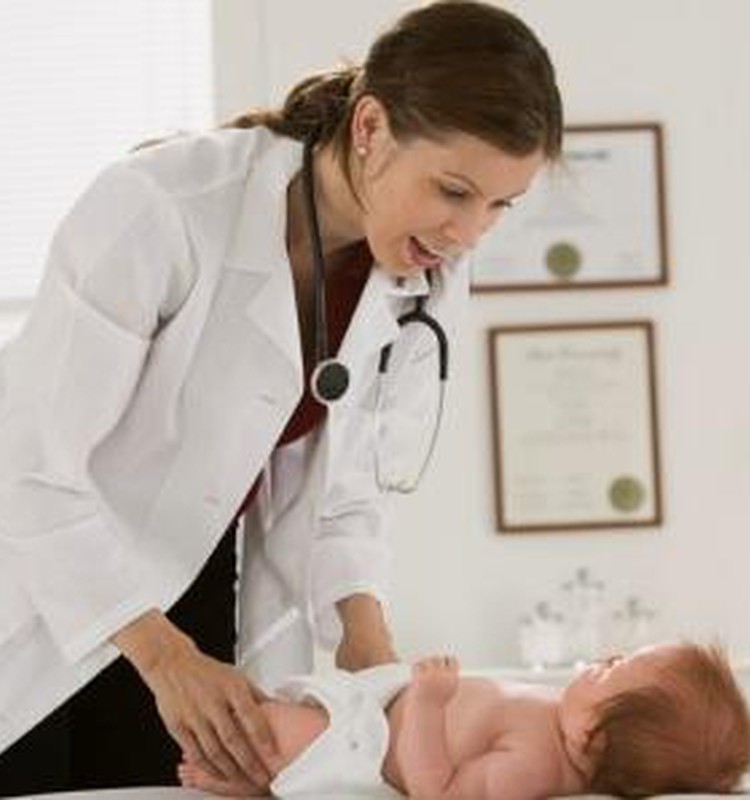 Turpmāk bērnus pa tiešo varēs piereģistrēt pie pediatra, nevis pie ģimenes ārsta