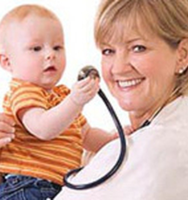 Kam Tu uzticies vairāk- ģimenes ārstam vai pediatram?