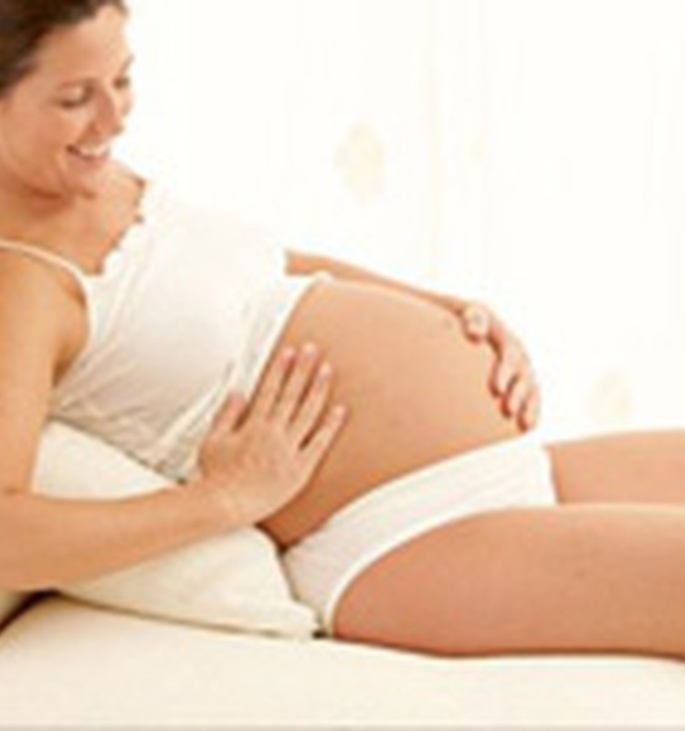 Kā pieņemt izmaiņas savā ķermenī grūtniecības laikā un pēc dzemdībām? Klausies šodien radio raidījumu!