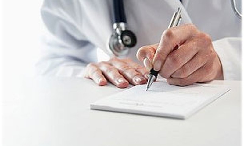 Autisma pētniekam apturēta ārsta licences darbība