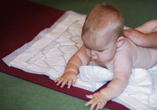 Kas jāzina pirms masāžas veikšanas mazulim līdz gada vecumam?