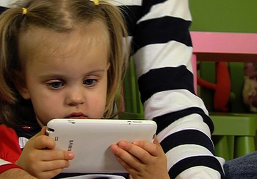 VIDEO: kā bērnu audzināt mūsdienu tehnoloģiju laikmetā?