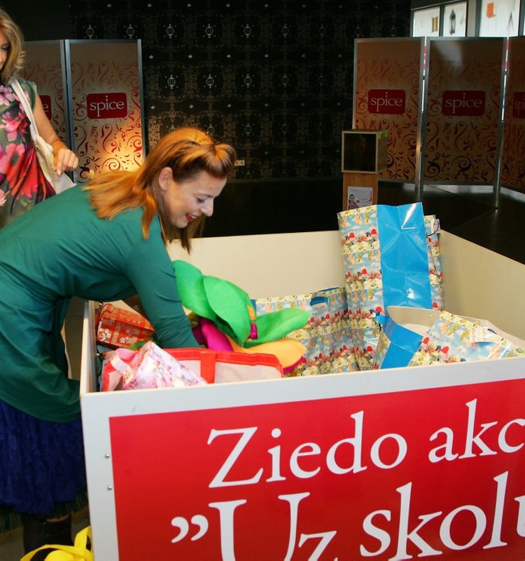 Labdarības akcijā „Uz skolu!” vāks ziedojumus  maznodrošinātiem bērniem