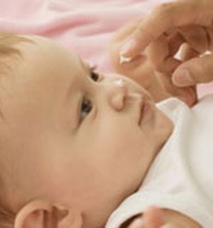 Aizsargā savu un mazuļa sejas ādu ar kvalitatīvu krēmu!