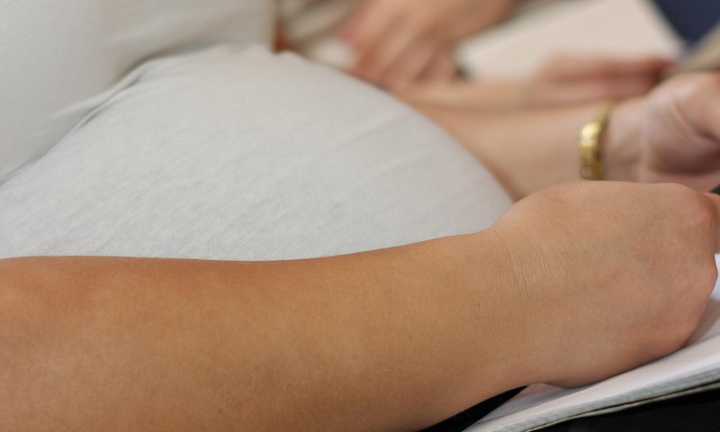 Topošās māmiņas vienosies Latvijā pirmajā "Grūtnieču soļojumā"