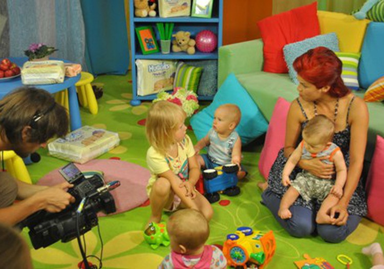 Cik labi Tu pazīsti TV raidījuma Māmiņu Klubs filmēšanas komandu?