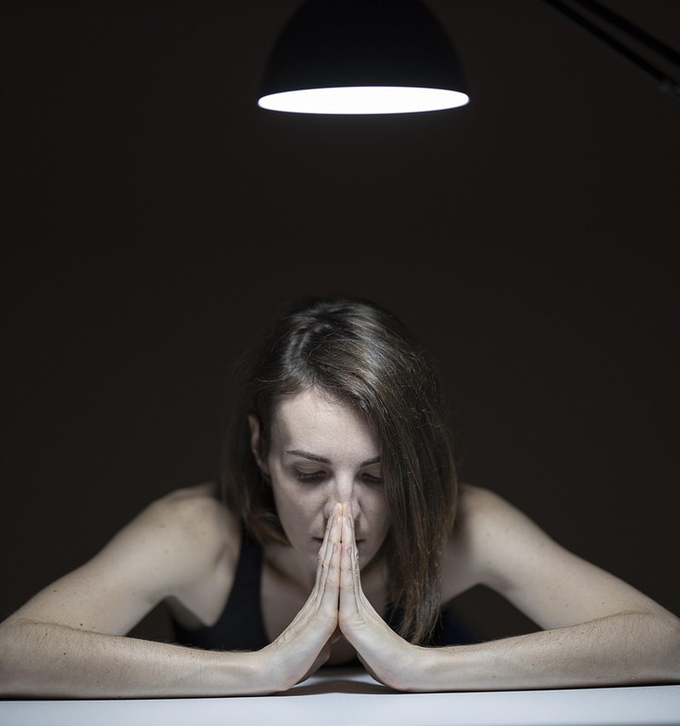 Sastopot atkarības, labāk uztraukties nekā nosodīt