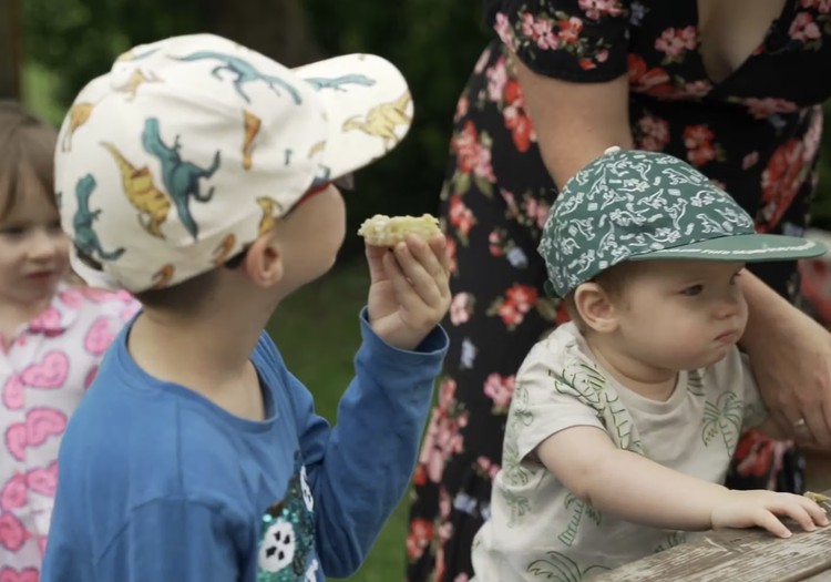 Kā rīkoties, ja bērnu sakoduši insekti?