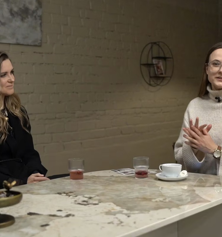 Kāda ir mūsdienu mamma? Trīs sievietes, trīs vecumi, trīs stāsti