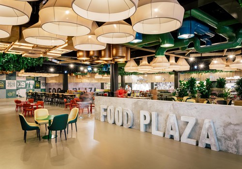 Rīga Plaza pēc rekonstrukcijas atklāj Latvijā lielāko ēdināšanas zonu