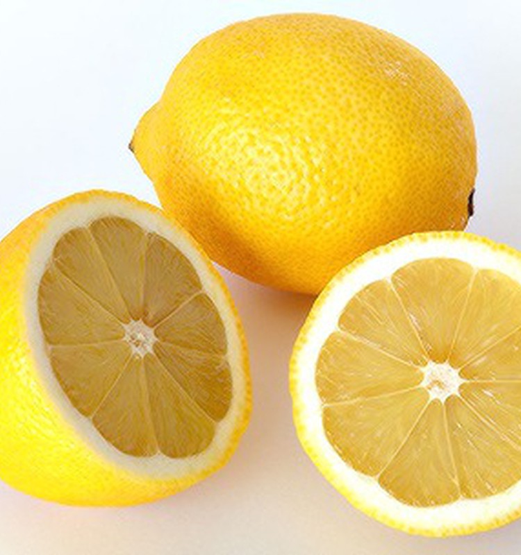 Ārsts: Pret salu jācīnās ar ziemas sporta veidiem un citrusaugļiem!