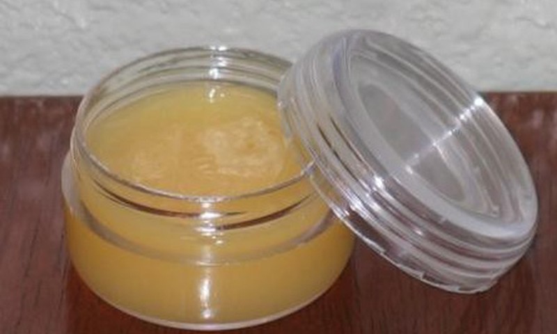 Esi pamanījusi, ka jau pirmdien varam tikt pie pašas gatavotiem lūpu balzāmiem?