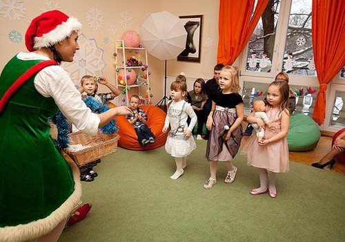 Māmiņu Klubā Ziemassvētku eglītes bērniem līdz 7 gadu vecumam: vēl pāris brīvas vietiņas!