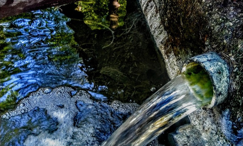 Lūžņu grāvja sēravots