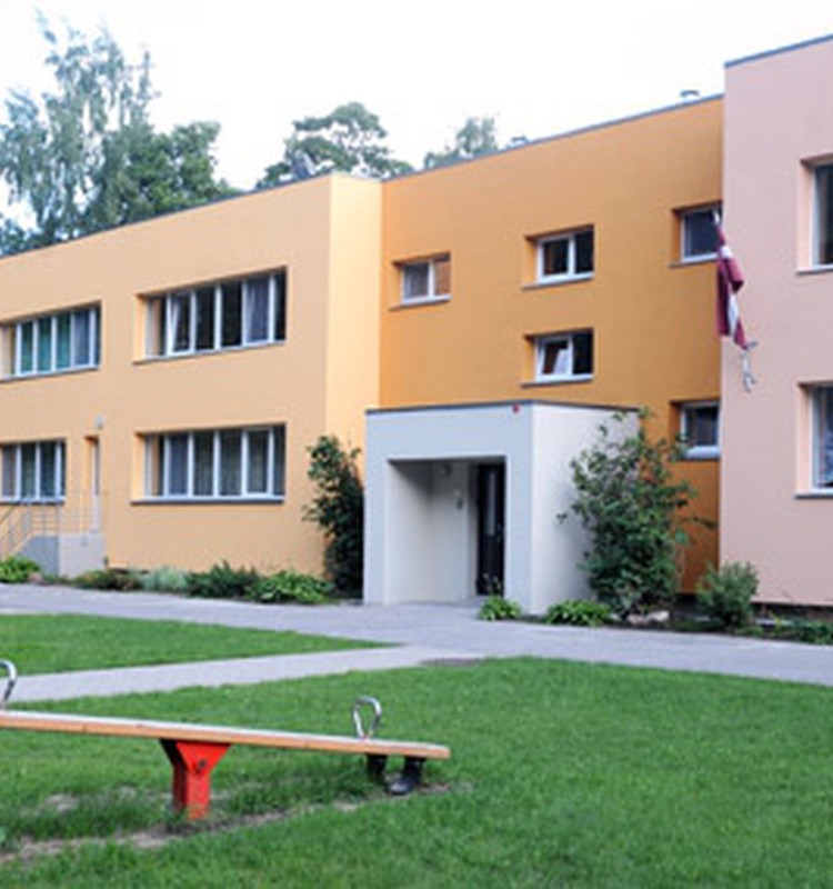 Pirmsskolas pedagogus "izķer" privātie bērnudārzi