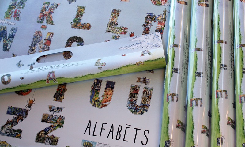 Izdots burtu plakāts, kas alfabētu ļauj apgūt bērnam saistošā veidā