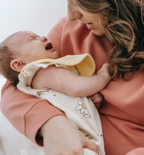 Atbild neonatoloģe, pediatre: Vai jaundzimušajam var dot fenheļa tēju?