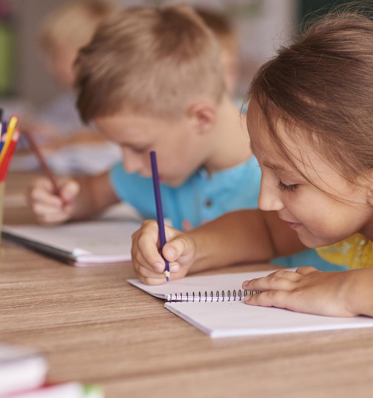 Trešdaļa vecāku dod priekšroku brīvībai: skolas formām - nē!