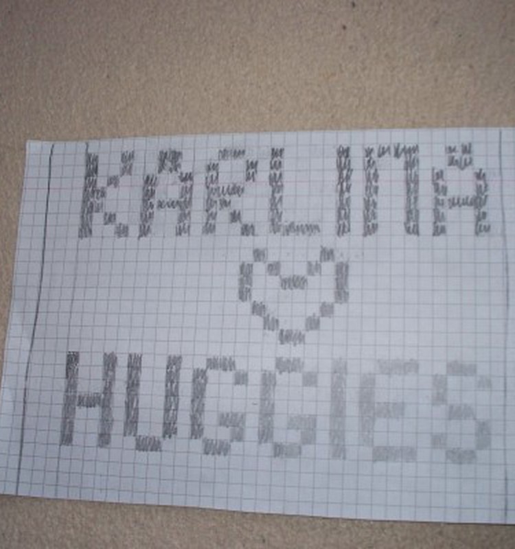 FOTO: Kā Karlīna gatavojās Huggies modes skatei