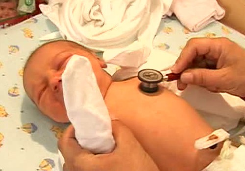 VIDEO: kā jaundzimušajiem pārbauda sirsniņu?