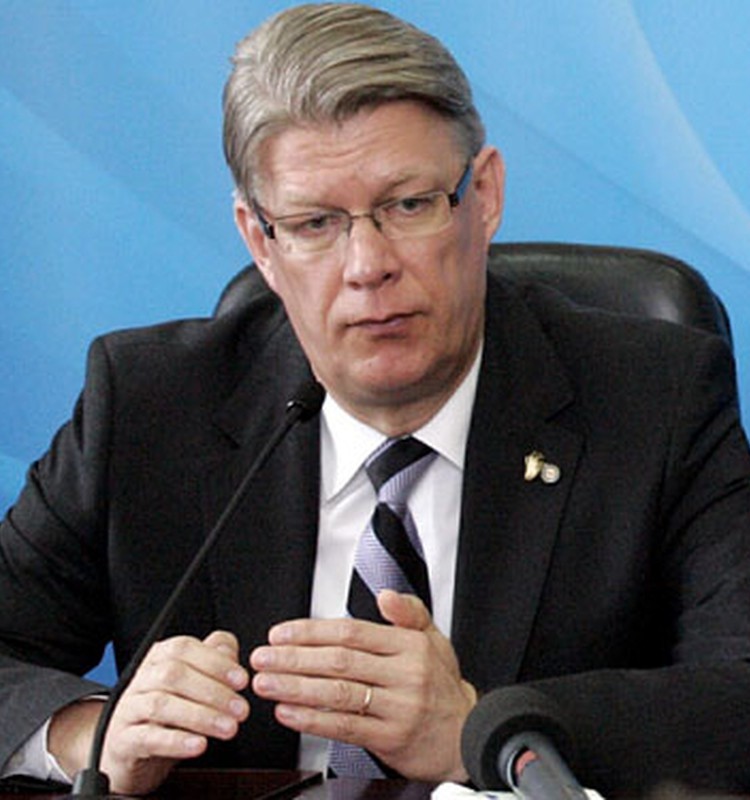 Valdis Zatlers atlaiž Saeimu: ko tu par to domā?