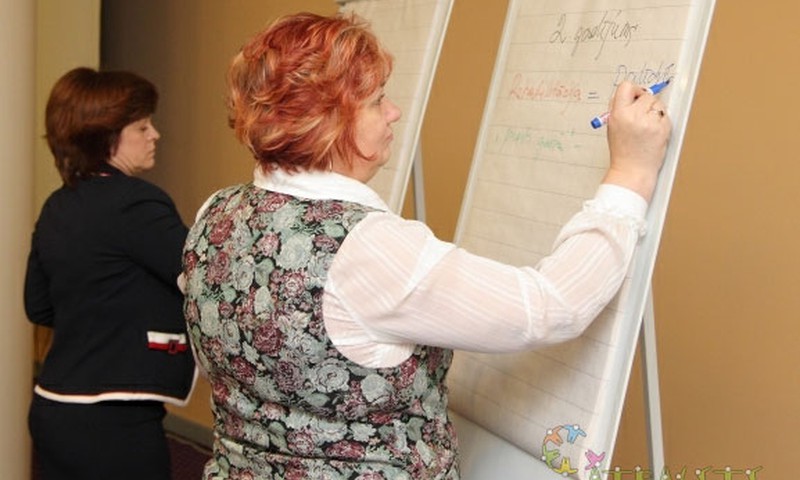 Bērnu un jauniešu atbalstam pašvaldības ievieš sadarbības modeli sociālās atstumtības mazināšanai