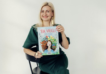 Anita Skuja izdod jaunu dziesmu, rotaļu un dzejoļu grāmatu bērniem “Tik viegli”.