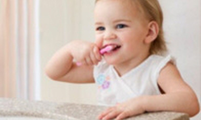 Kā pareizi kopt bērniņa zobus?