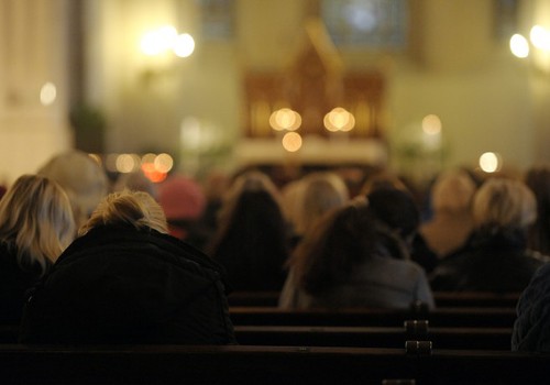 Traģēdijā cietušos un viņu tuviniekus aicina uz dievkalpojumiem