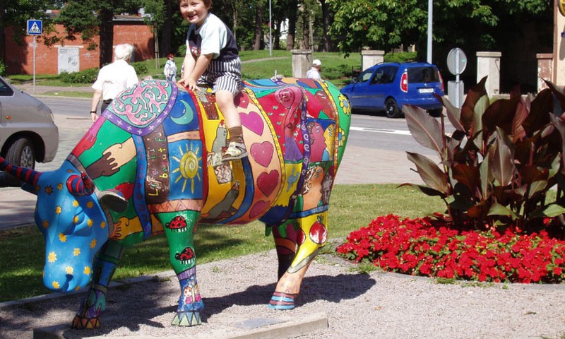 Starptautiskais publiskās mākslas pasākums „Govju parāde Ventspils 2012”