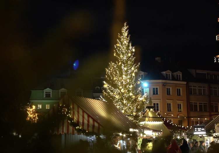 21. decembra Māmiņu Kluba raidījumā svinēsim svētkus!