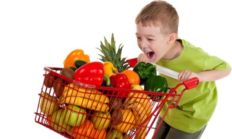 Kā bērna uzturs var ietekmēt viņa nākotnes uztura ieradumus