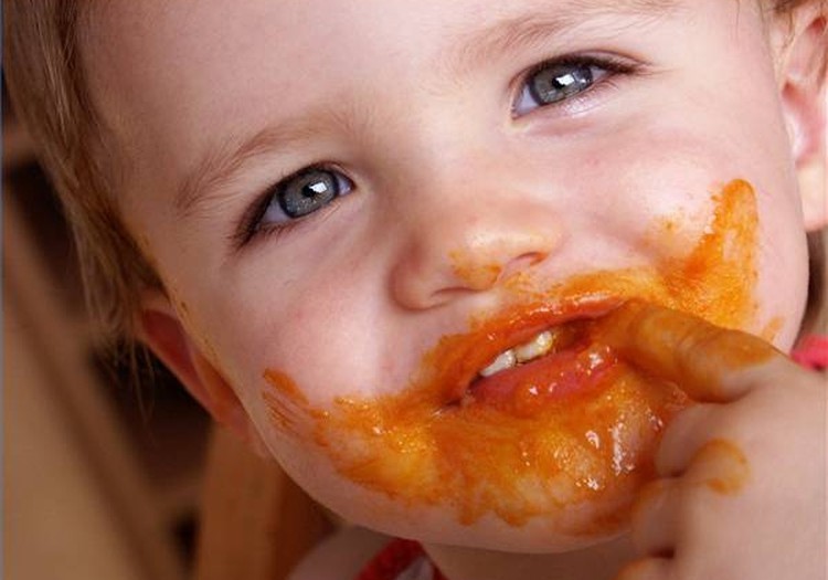 Ko ēd mazulis gada vecumā?