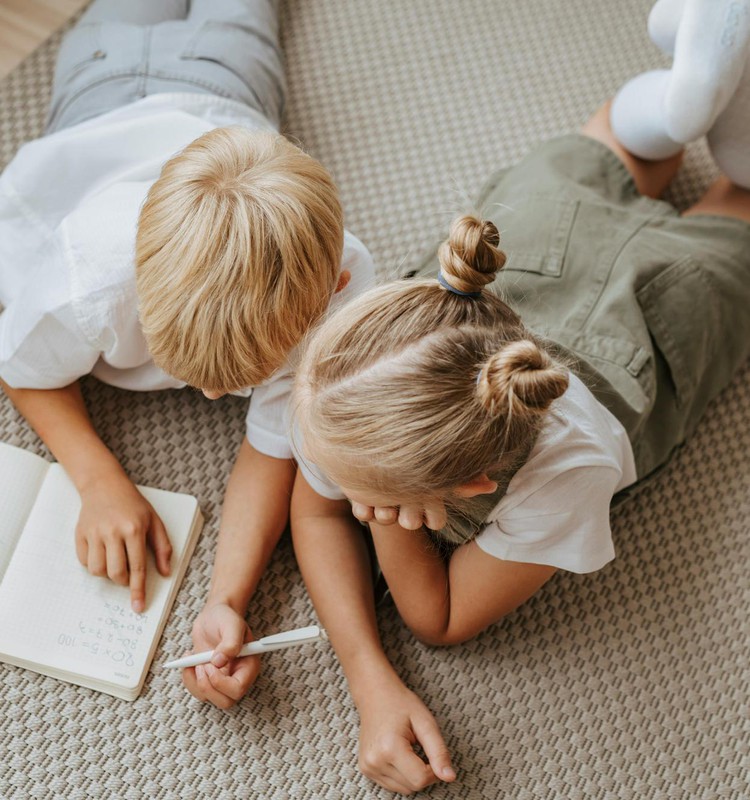 Kā stiprināt brāļu un māsu attiecības?