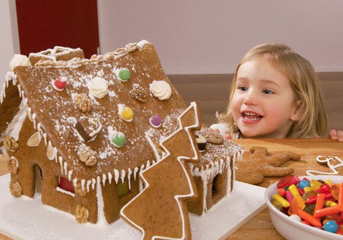 Gaidot Ziemassvētkus: Svētku saldumu paciņu saturu ēdam ar mēru