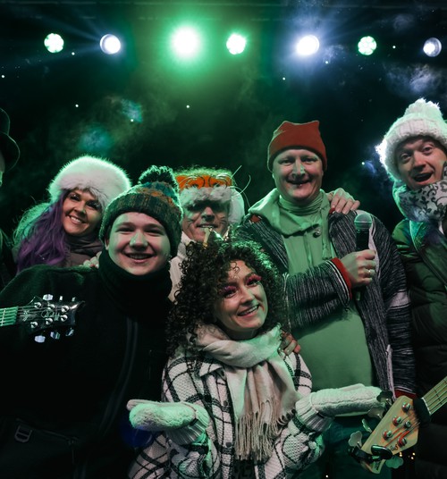 “Brīnumskapis” aicina uz Ziemassvētku koncertizrādi “Ķekata, ļekata”  un laiž klajā dziesmu “Ķekatnieki klāt!”