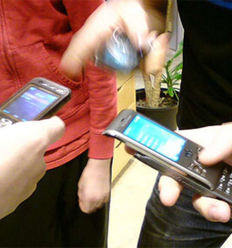 Skolēni prot rīkoties ar «iPhone», taču ne aizsiet kurpes