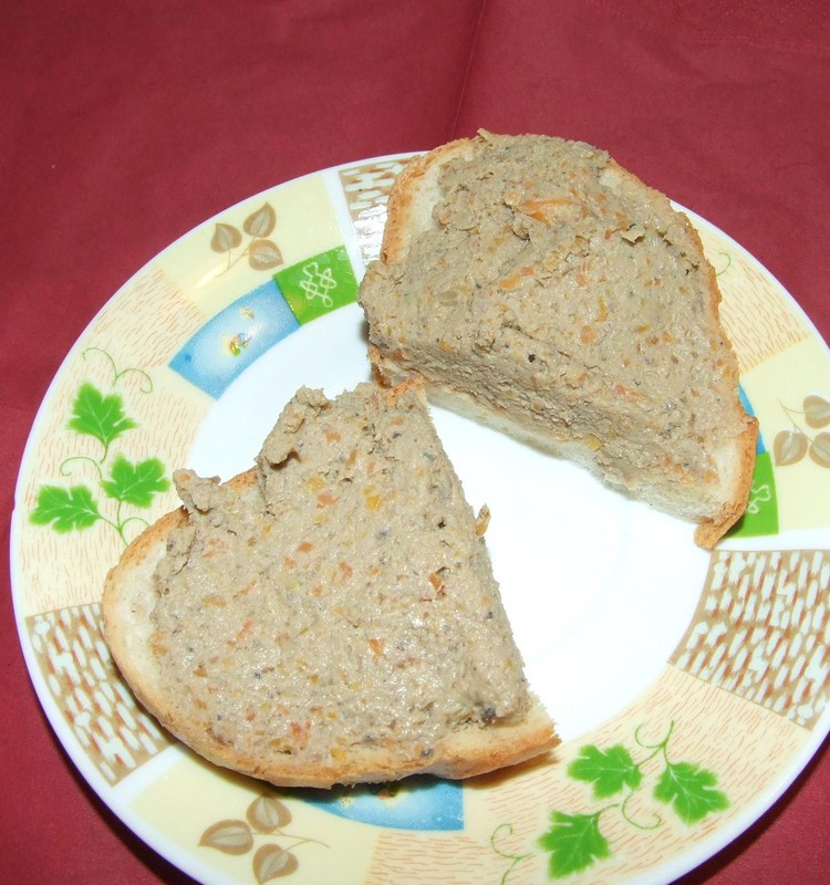 Brokastu maizītes ar pašas gatavotu aknu pastēti