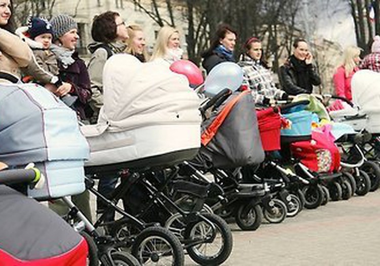 Scenariji.lv: imigrācija nav risinājums, bērnu par maz