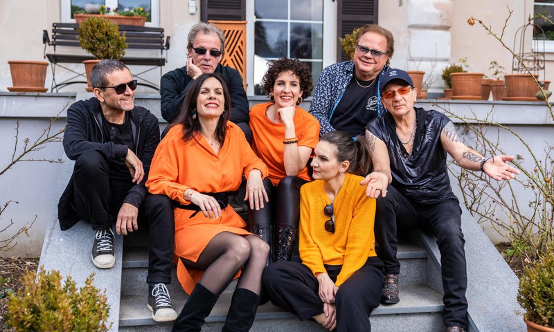 Pirmo reizi Latvijā uzstāsies megahita "Live Is Life" autori: Daugavpilī “uguņos” grupa OPUS
