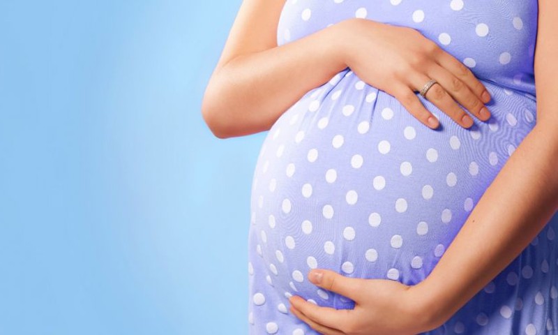 Valsts apmaksāta grūtniecības novērošana un dzemdības