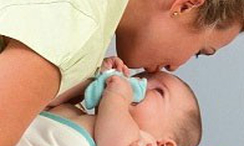 Māmiņas, neskūpstiet bērnus uz lūpām!