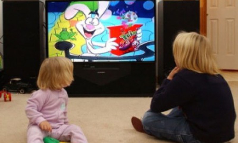 Bērns un TV. Vai jāierobežo tā skatīšanās?