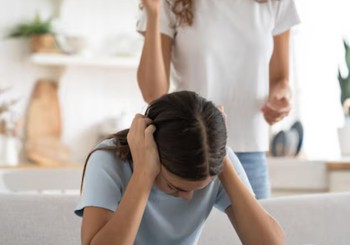 Kā es pārstāju karot ar mājasdarbiem un atgriezu bērnam interesi par mācībām