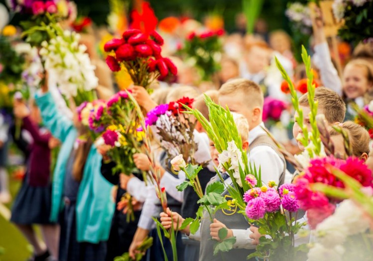 Rīgā plānots aktualizēt noteikumus bērnu reģistrēšanai un uzņemšanai 1.klasē; iedzīvotāji aicināti paust viedokli