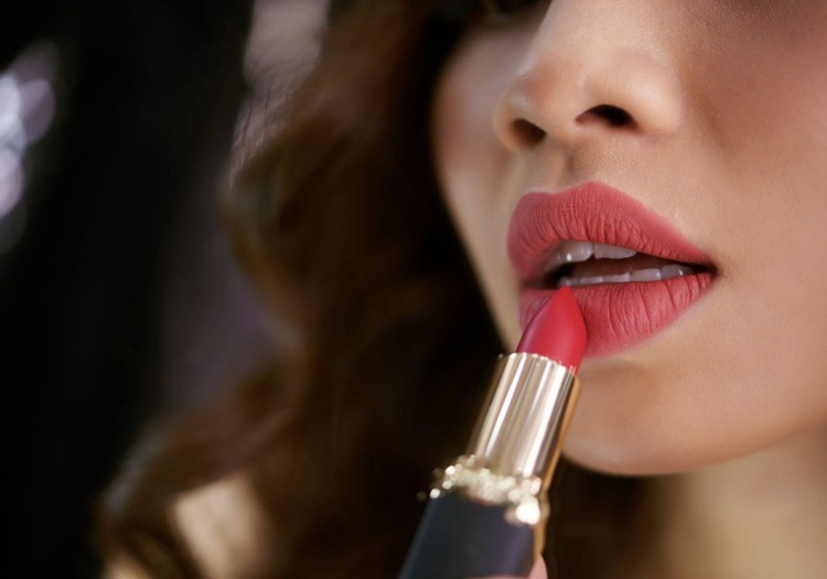 Kā atrast ideālo labākā lūpu krāsu savai ādas krāsai