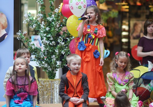 FOTO: Māmiņdienas koncerts un labdarības pasākums t/c "Riga Plaza"