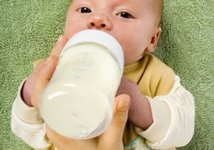 Piena maisījums mēnesi vecam mazulim