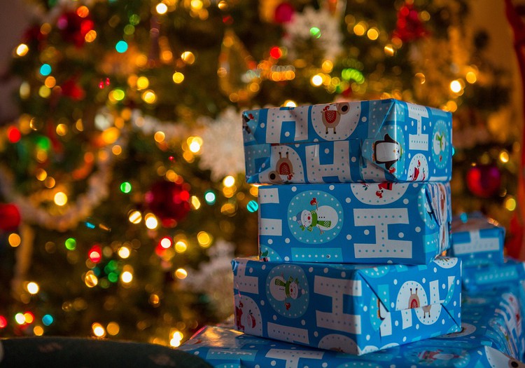 Kā rūķis Ziemassvētkos dāvanas atgādā līdz jūsu mājām?